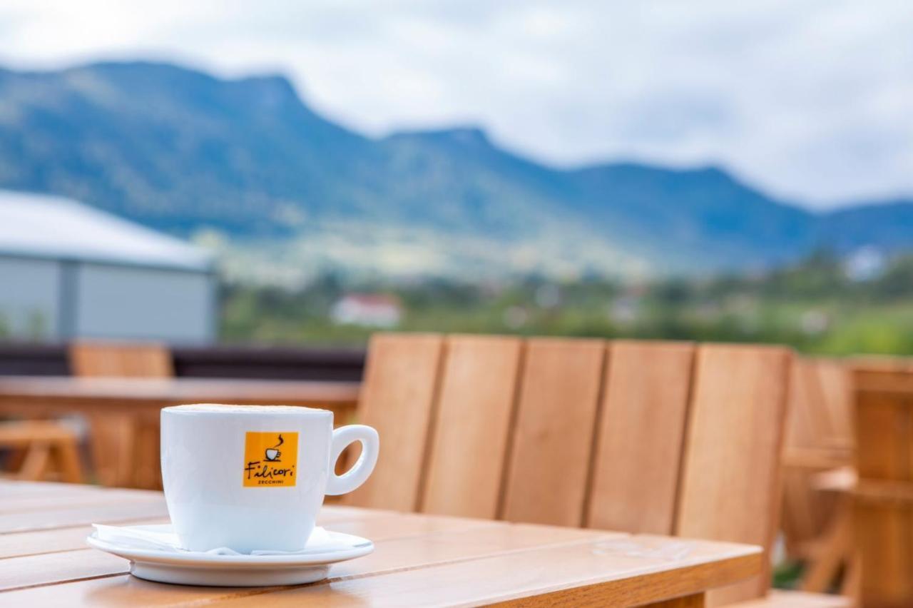 Hotel La Dolce Vita Zărneşti Екстериор снимка
