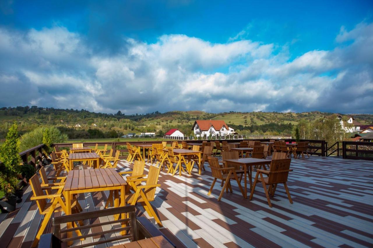 Hotel La Dolce Vita Zărneşti Екстериор снимка