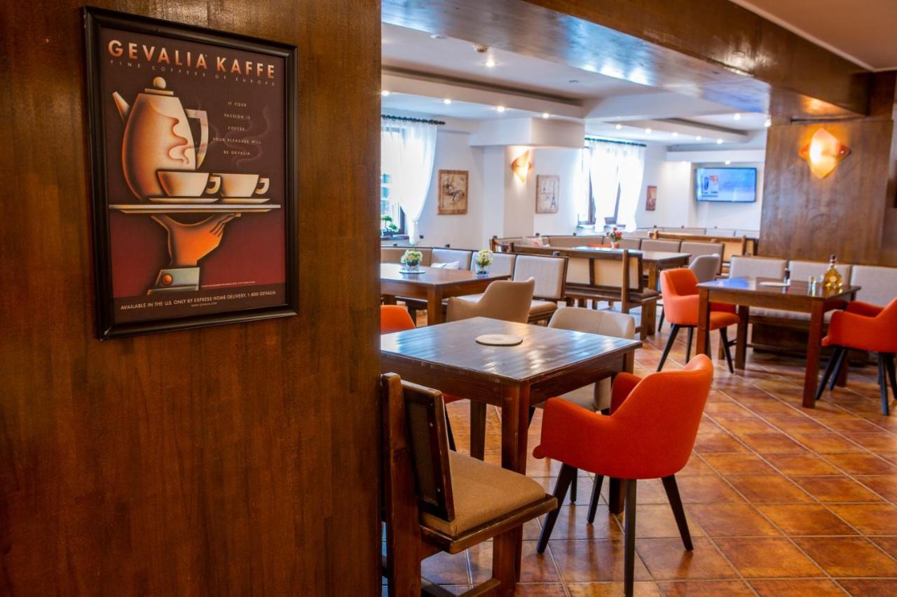 Hotel La Dolce Vita Zărneşti Екстериор снимка