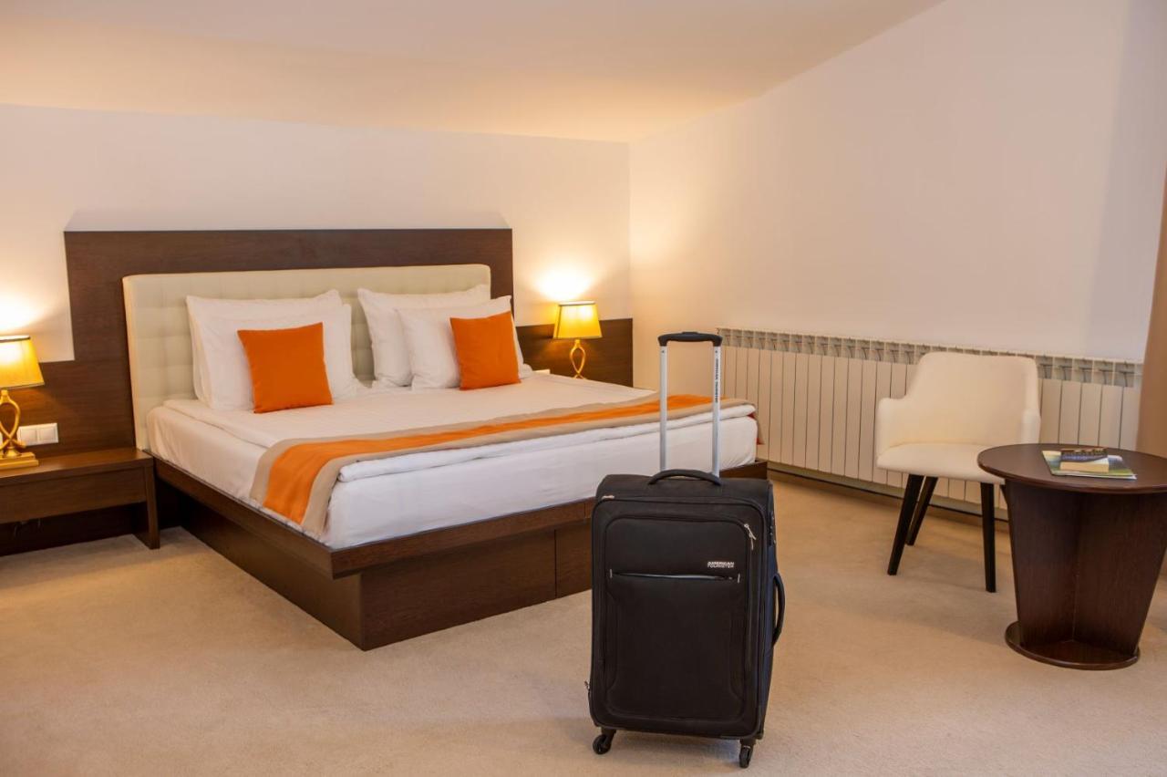 Hotel La Dolce Vita Zărneşti Стая снимка