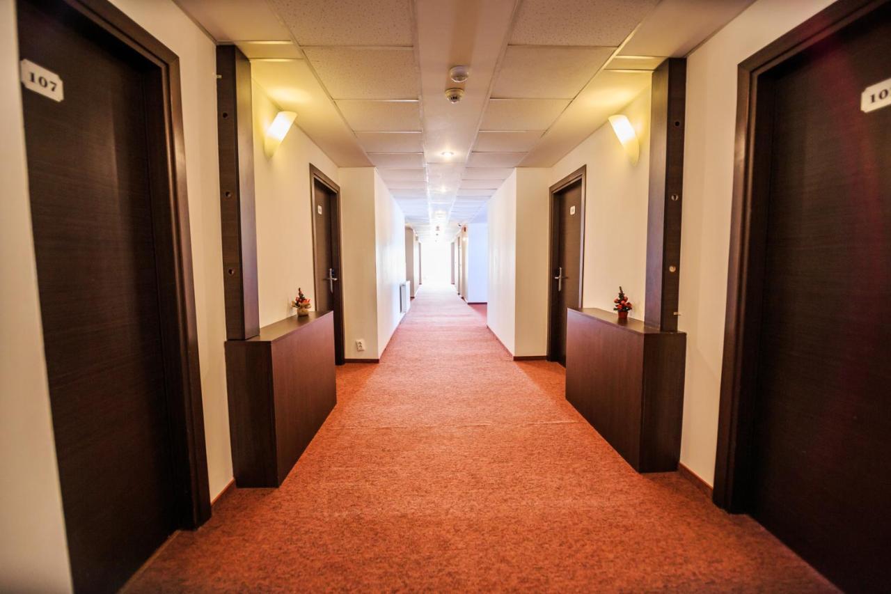 Hotel La Dolce Vita Zărneşti Екстериор снимка