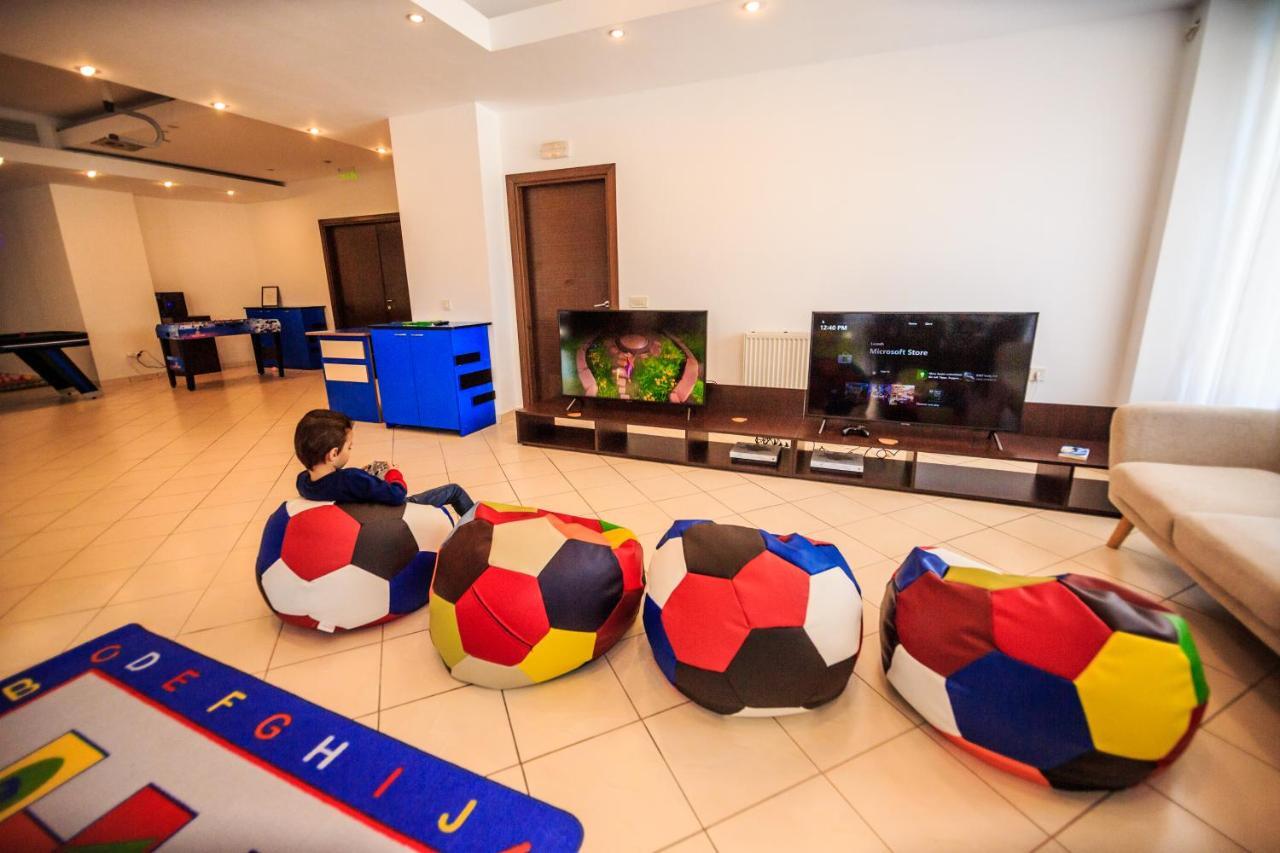 Hotel La Dolce Vita Zărneşti Екстериор снимка